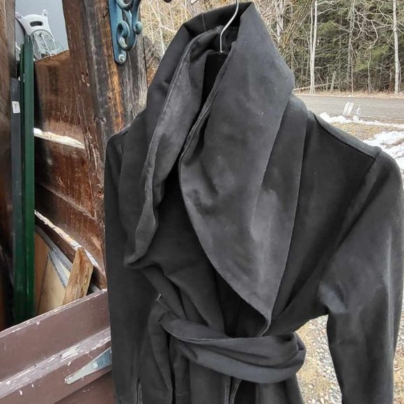 Black Kania Oversized Hood Sweatshirt Cardigan with Detached Belt - Picture 3 of 9